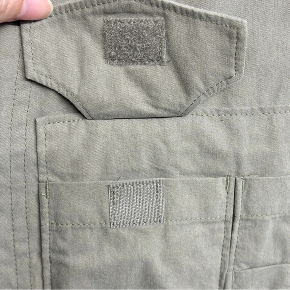 Duluth Trading Tactical Cargo Vest Men’s Tan L Utility - Picture 5 of 8